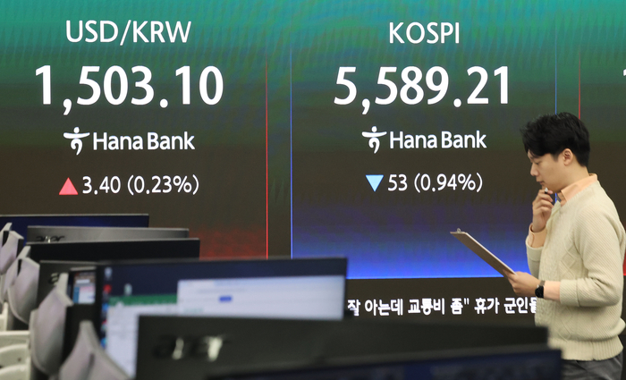 26일 오전 서울 중구 하나은행 딜링룸 현황판. (사진=연합뉴스)