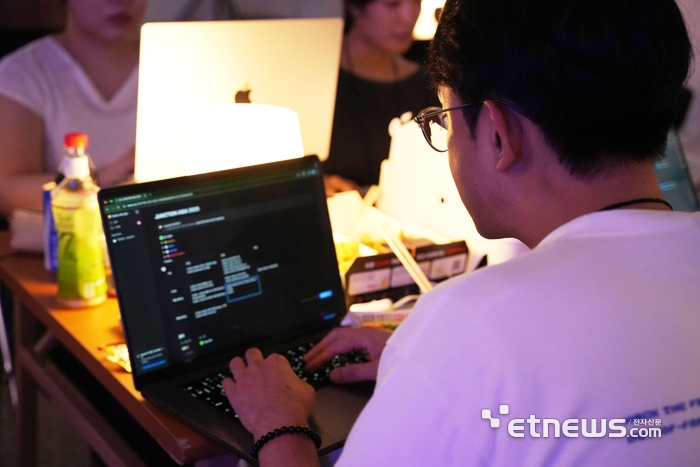 경북에서 개최된 지역현안해결 글로벌 SW 해커톤 대회 모습