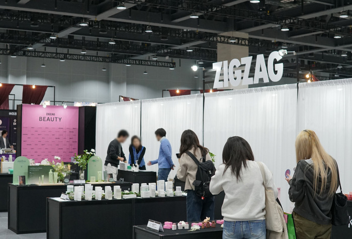 카카오스타일이 운영하는 스타일 커머스 플랫폼 '지그재그'는 '2026 서울 인디뷰티쇼'에 참가해 인디 뷰티 브랜드 인큐베이팅에 나선다고 27일 밝혔다.