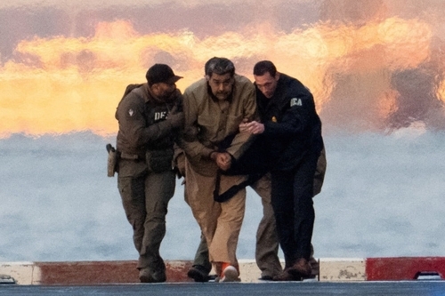 미국으로 압송되는 니콜라스 마두로 베네수엘라 대통령.