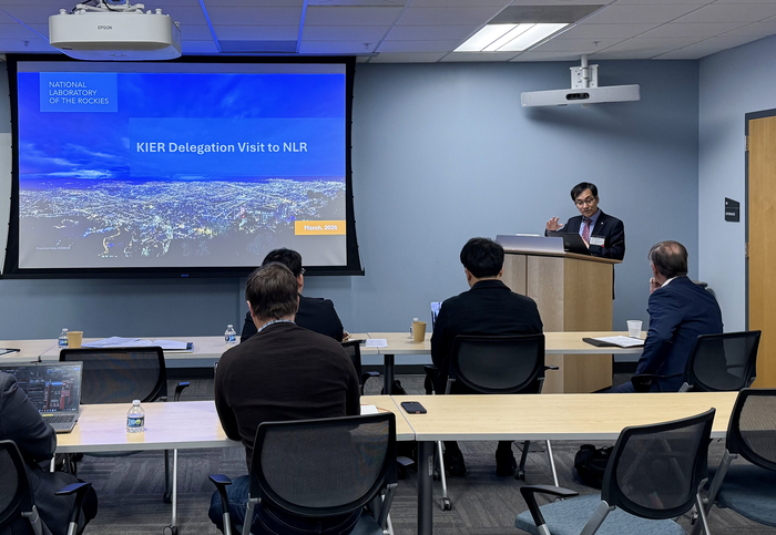 이창근 원장이 NLR에서 발표중이다.