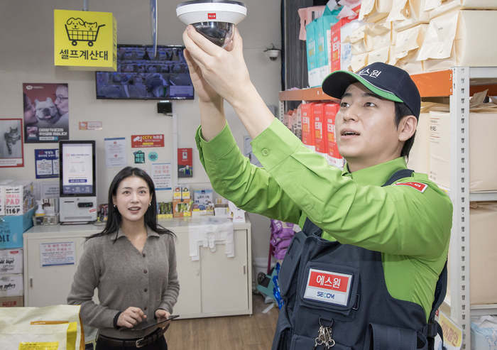 무인매장 절도 사고가 급증하면서 에스원의 '인공지능(AI) 보안 솔루션' 수요가 늘고 있다. 지난해 계약건수는 전년 대비 33% 증가한 것으로 나타났다.