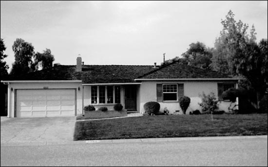 스티브 잡스가 성장한 캘리포니아주 마운틴뷰 서니베일 집 / 민음사