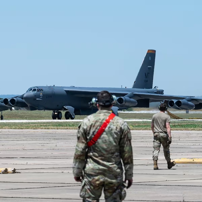 지난해 5월 20일 모론 공군 기지에 있는 미 공군 B-52H 스트라토포트리스 폭격기. 사진=미 공군 / 엘 파이스 캡처