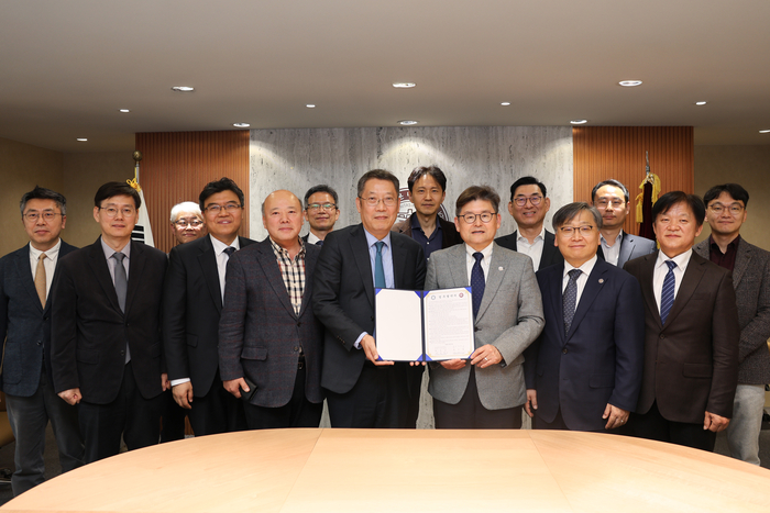 한국에너지공과대학교은 광운대학교와 30일 첨단산업 혁신 분야 연구 및 산학협력 강화를 위한 업무협약(MOU)을 체결했다.