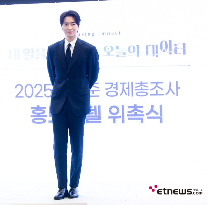 [ET포토] 이준혁, '깔끔한 수트핏'