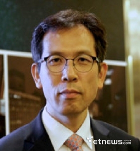 [전문가기고] AI시대에 맞는 '디지털 해자' 구축해야