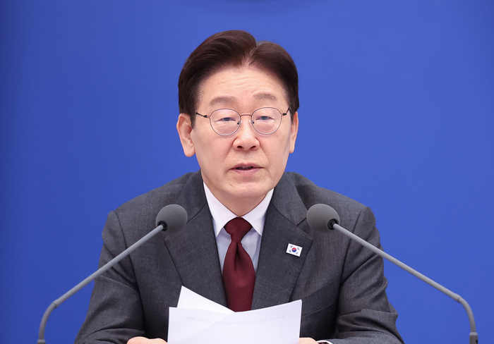 이재명 대통령이 1일 청와대에서 열린 비상경제점검회의에서 발언하고 있다. 연합뉴스