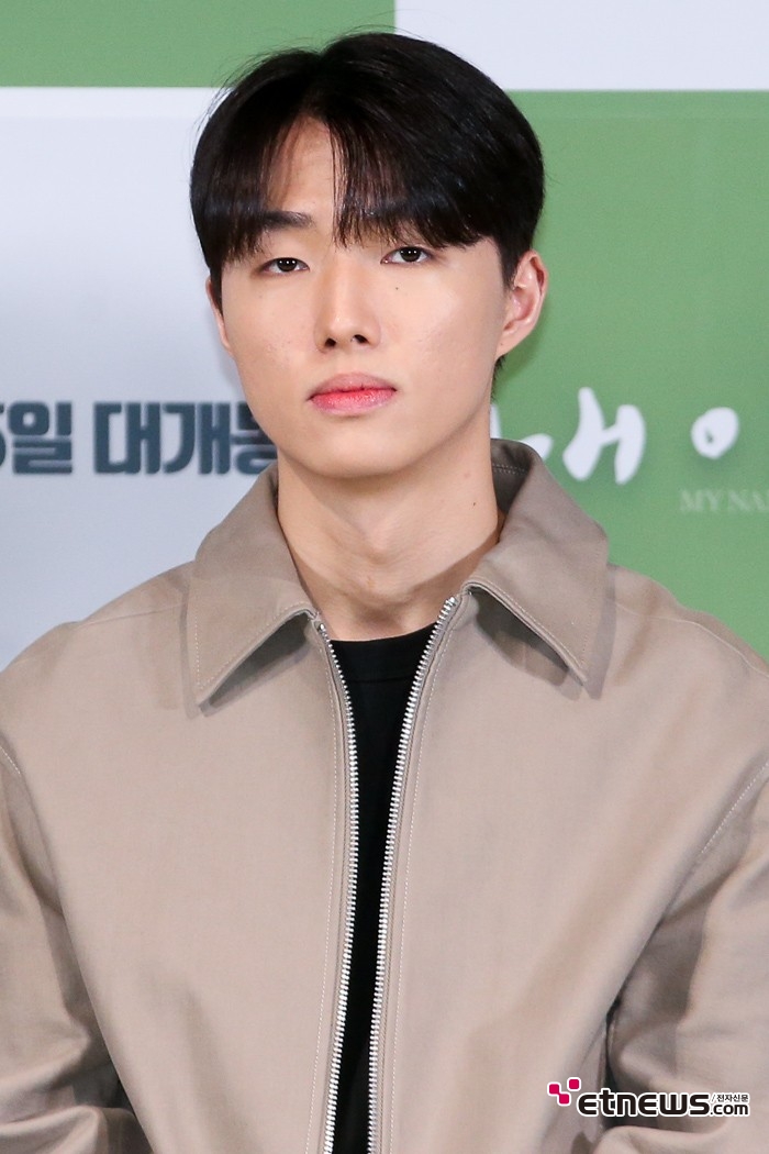 [ET포토] 최준우, '그윽한 시선'