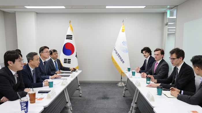 국가AI전략위, 佛 미스트랄AI 만나 'AI 풀스택' 협력 모색