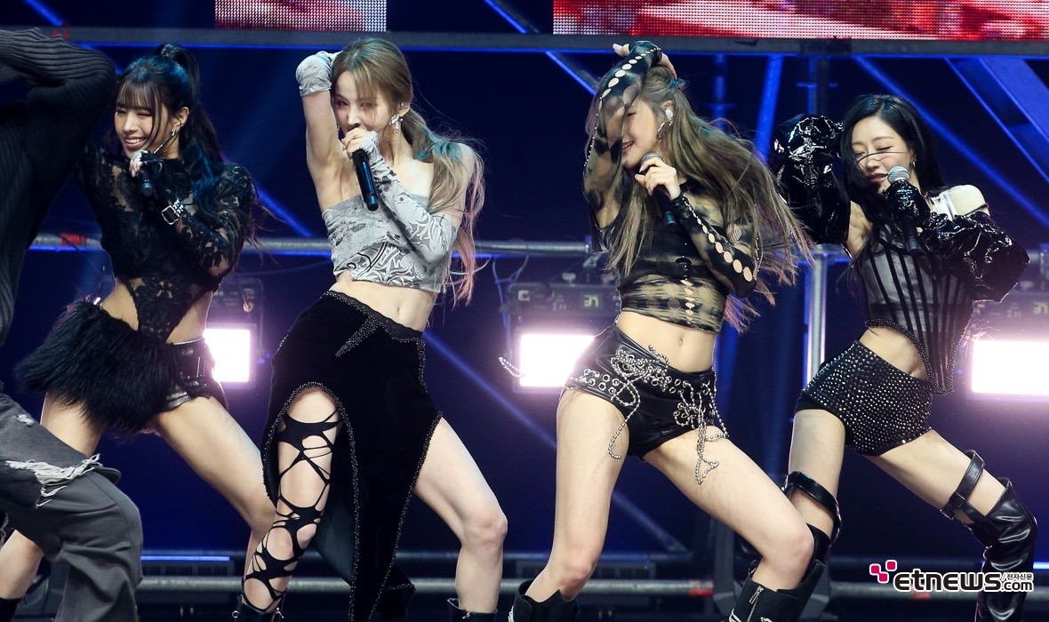 [ET포토] 키스오브라이프, '폭발하는 에너지'