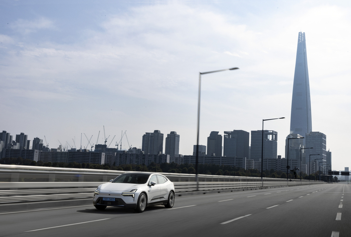 폴스타 4, No.1 프리미엄 전기차... 2026 년 1분기 고급 전기차 시장서 판매 두각