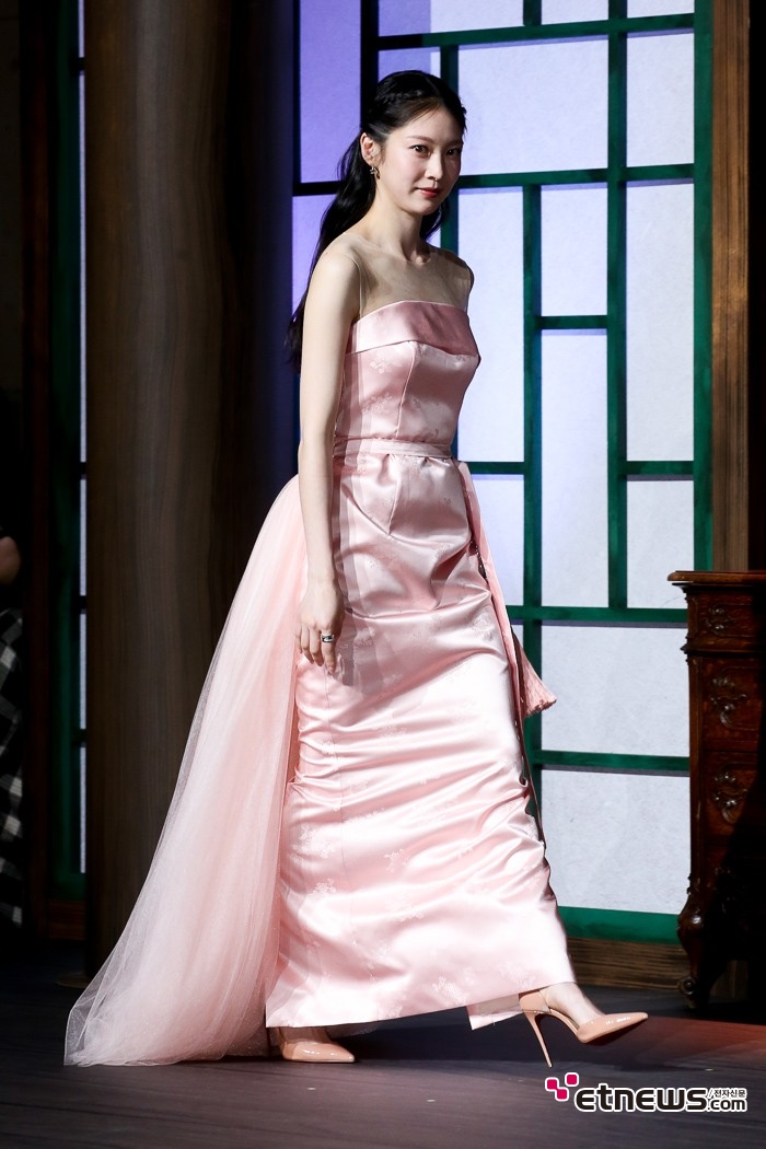 [ET포토] 공승연, '아름다움 흩날리며'