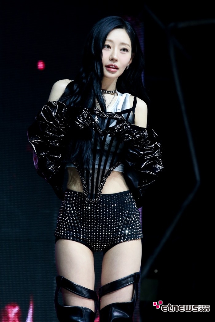 [ET포토] 키스오브라이프 쥴리, '새하얀 미모'