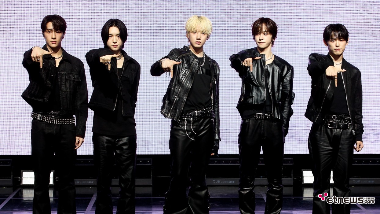 [ET포토] 키빗업, '다크한 파워 시그니처'