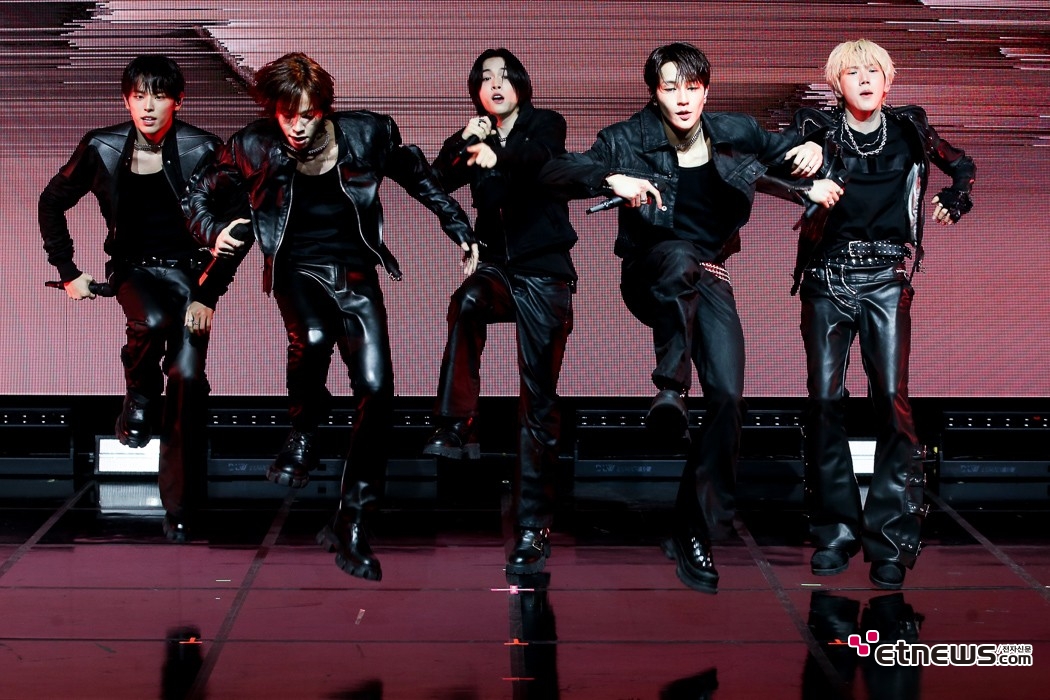 [ET포토] 키빗업, '오차 1도 없는 점프 타이밍'