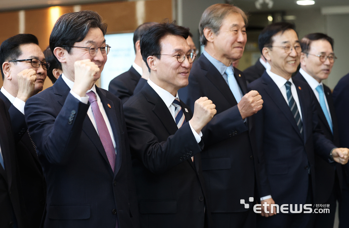 [포토] 정부·건설·금융업계, 중동상황 대응 합동 간담회...파이팅