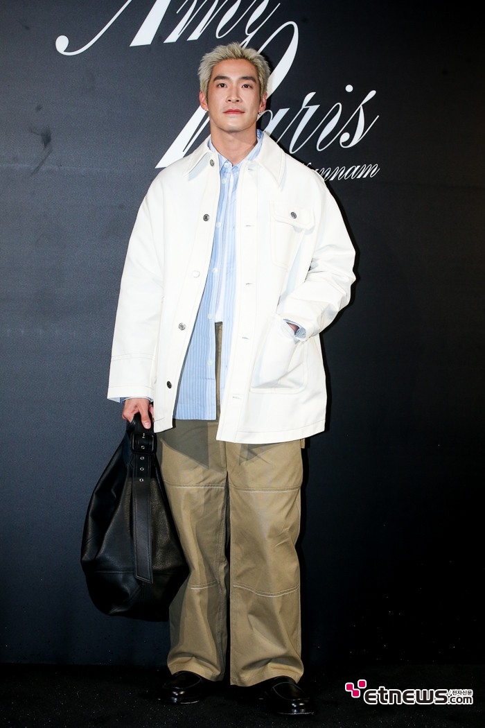 [ET포토] 알렉, '돋보이는 피지컬'