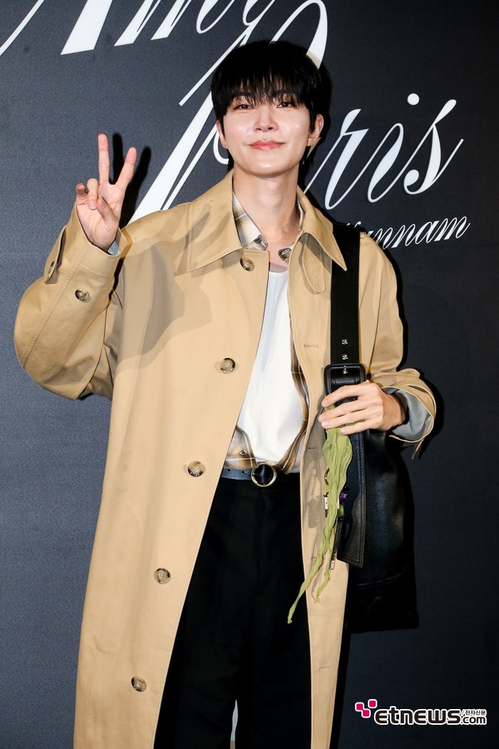 [ET포토] 황인엽, '셔츠는 넣입~단추는 모두 오픈'