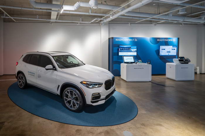 하만 레디 기술을 적용한 데모카