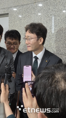 박윤영 KT 대표 “AX플랫폼 기업 도약 최우선…해킹사태 송구”