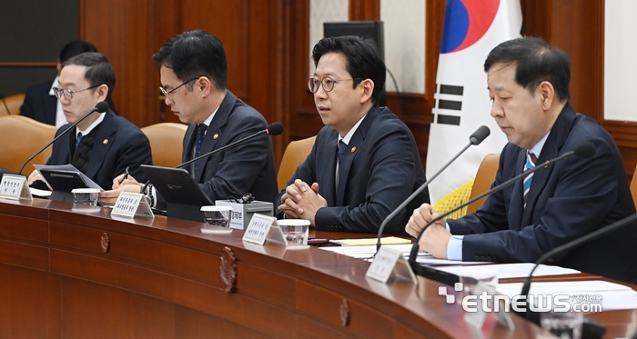 [포토] 민생물가 특별관리 관계장관 TF...중동전쟁 관련 품목별 가격 동향 점검