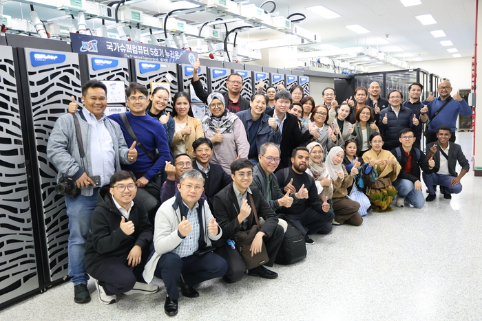 아세안 데이터 활용을 위한 HPC 인프라 및 HPC 역량 구축 3차 연수교육 프로그램 교육생들