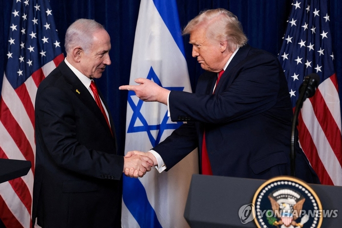 트럼프(오른쪽) 대통령과 네타냐후 총리. 사진=로이터 연합뉴스