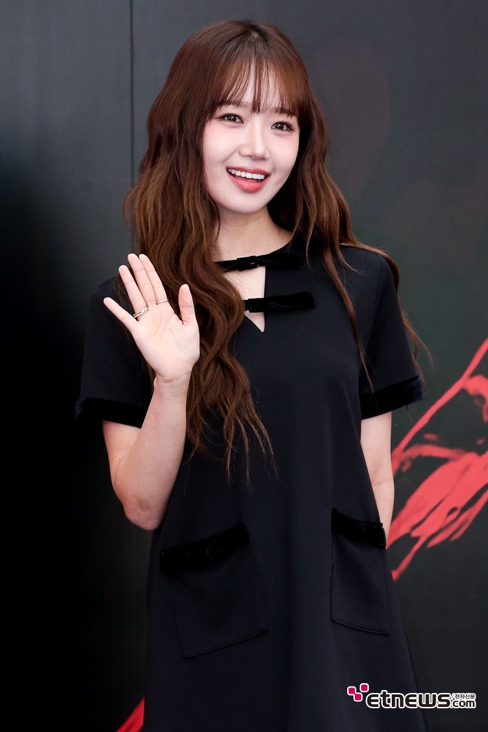 [ET포토] 최유정, '아이오아이로 다시 만나요'