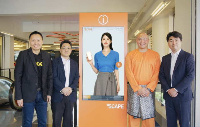 싱가포르 오차드 로드에 위치한 교육센터 SCAPE에 '페르소 인터랙티브 스테이션'(가운데)이 설치됐다. ⓒ이스트소프트