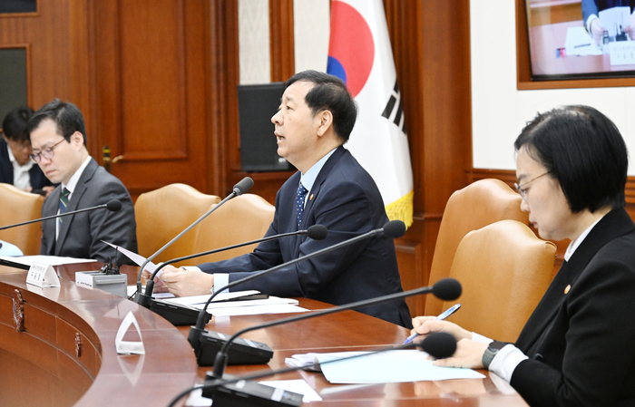 구윤철 부총리 겸 재정경제부 장관이 4월 13일 서울 종로구 정부서울청사에서 열린 '대외경제협력(EDCF) 기금운용위원회'를 주재, 모두발언을 하고 있다. (사진=재정경제부)