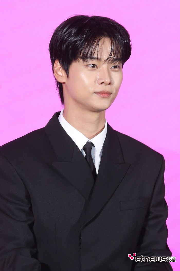 [ET포토] 차학연, '담백한 미소'