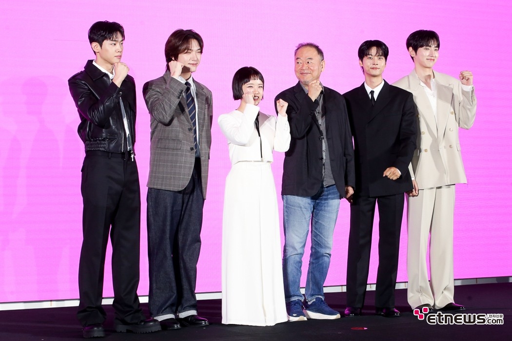 [ET포토] 로맨스의 절대값, '동성연애 소설 쓰는 학생과 남선생님들'