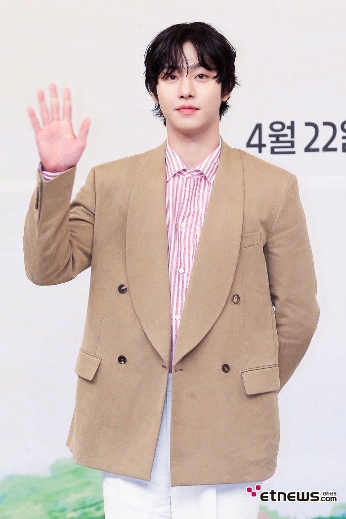 [ET포토] 안효섭, '핑크빛 미남'