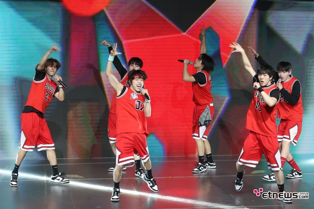 [ET포토] 비보이즈, '힙합과 농구가 결합하면'