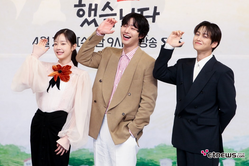 [ET포토] 채원빈-안효섭-김범, '청량감을 느끼며'