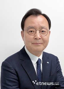 [ET단상] AI시대, SW개발 코딩 종말론을 넘어 'AI융합 개발자'로