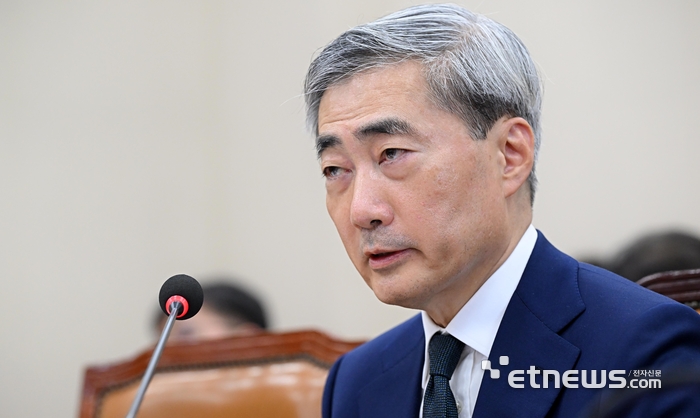 [포토] 인사청문회 답변하는 신현송 한은 총재 후보자