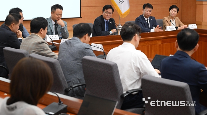 [포토] 기후부, 공동주택 전기차 충전시설 간담회