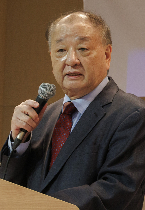 청와대는 16일 이재명 대통령이 민주평화통일자문회의 수석부의장에 강창일 전 주일대사를 임명했다고 전했다.
사진은 지난해 12월 민주단체 50주년 합동기념식 환영사 모습. 2026.4.16 연합뉴스