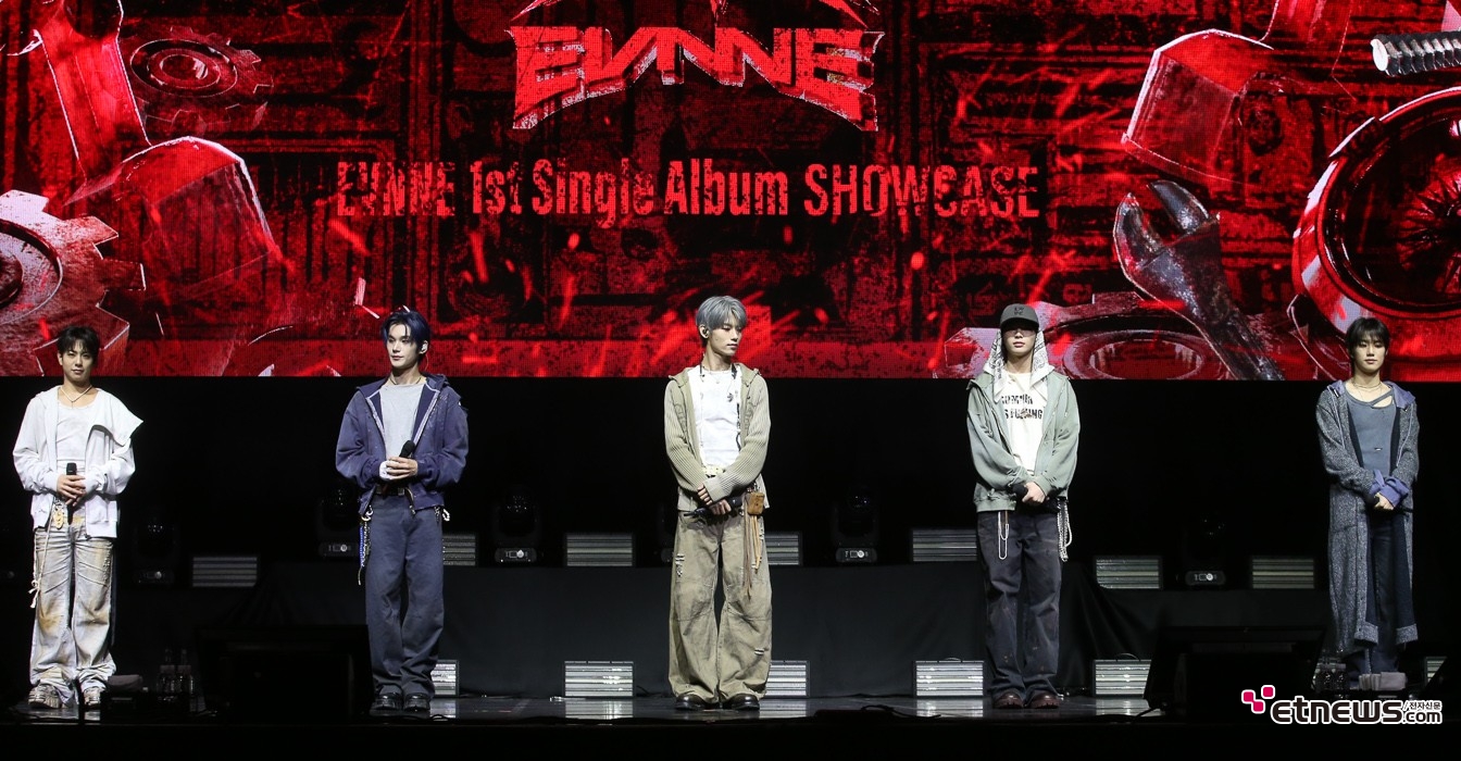 [ET포토] 이븐, '다섯 멤버가 직접 작사 작곡에 참여'