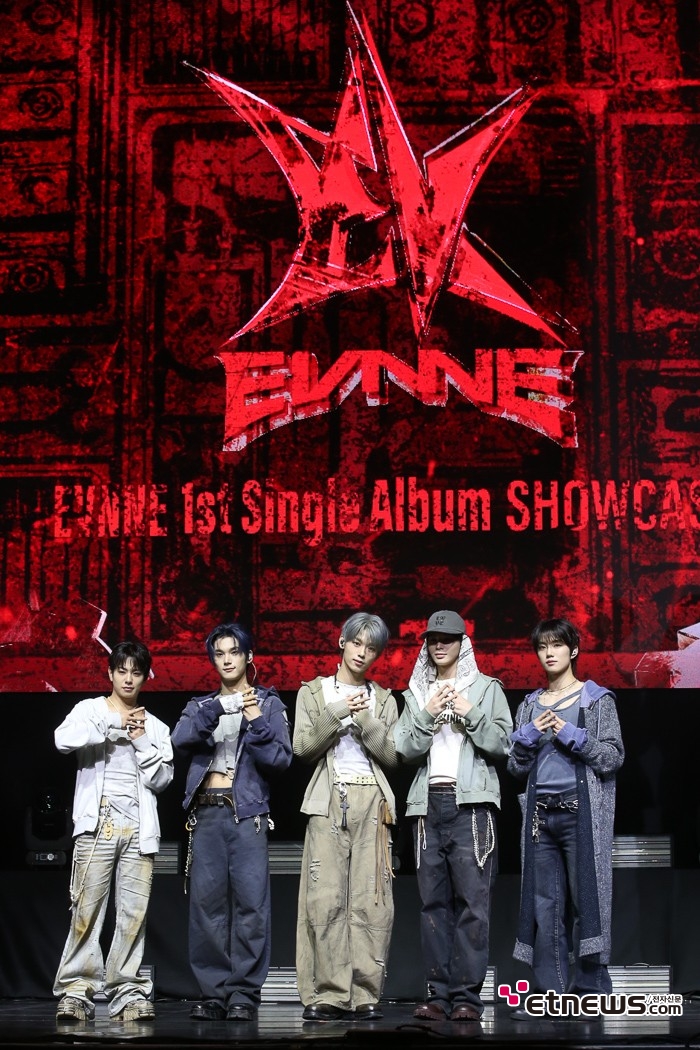 [ET포토] 이븐, '디지코어 장르 뱉어로 컴백'