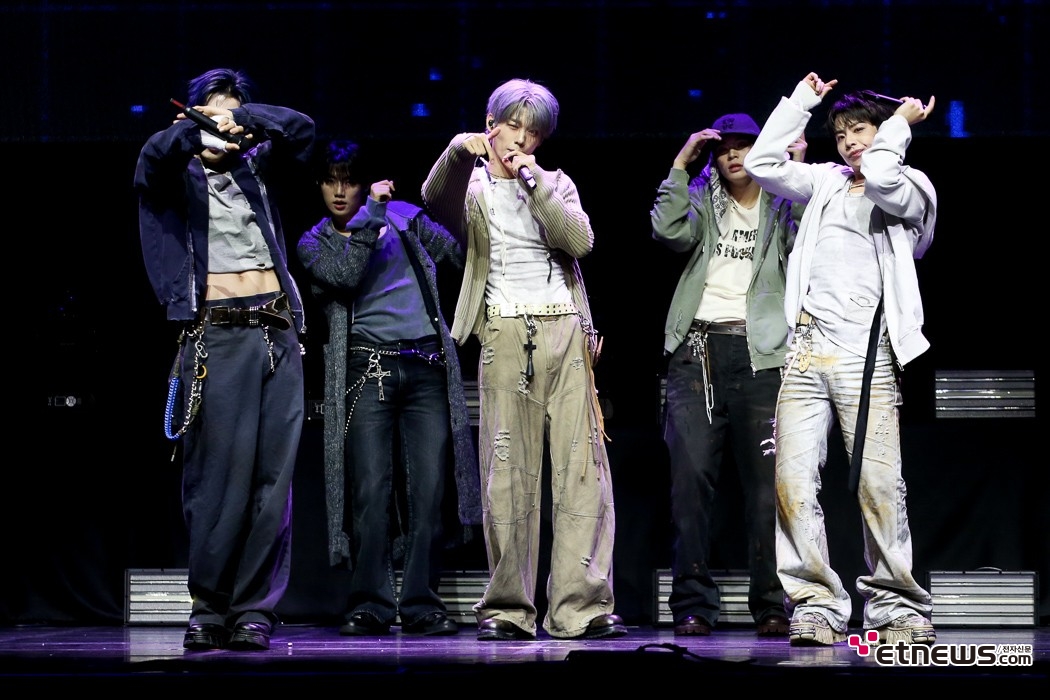 [ET포토] 이븐, '잠시 숨고르며'