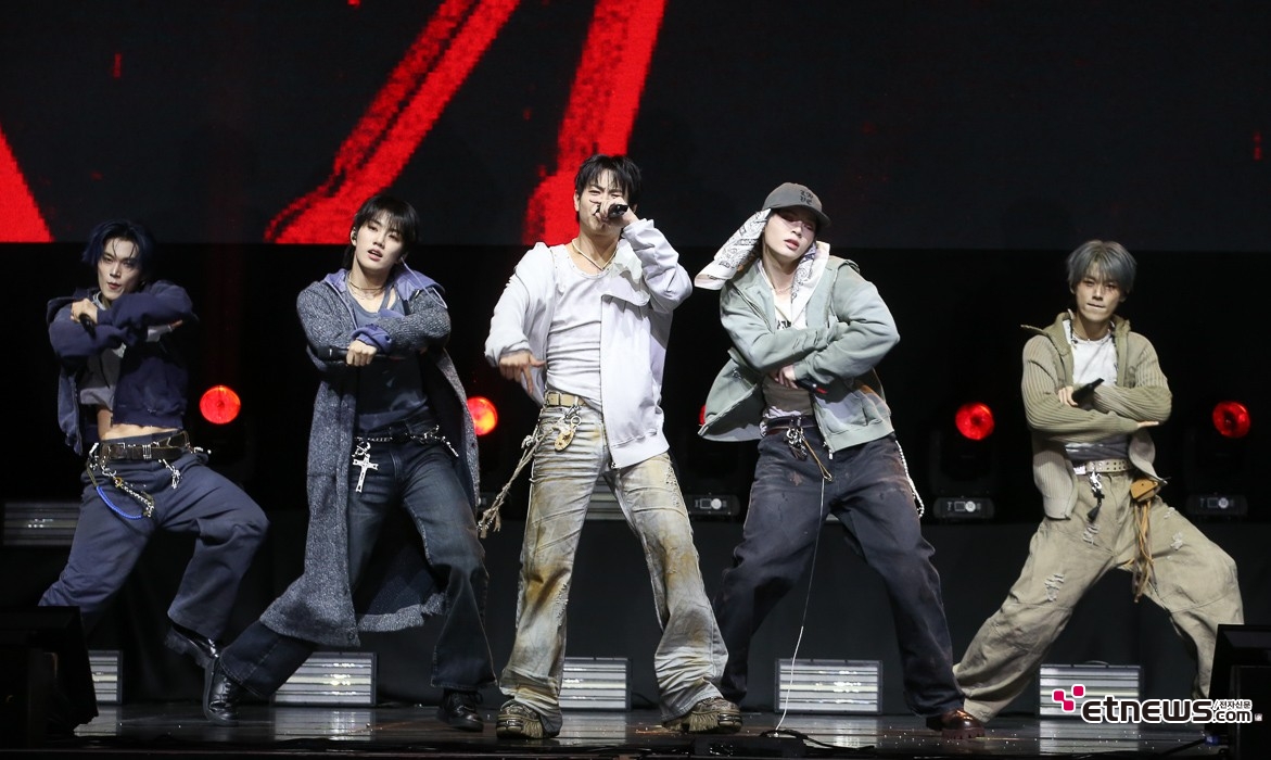 [ET포토] 이븐, '끈끈한 팀 케미'