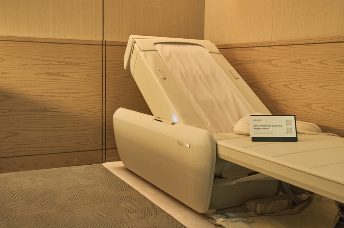 인천국제공항 제2여객터미널 대한항공 프레스티지 서편 라운지에 설치된 세라젬 '마스터 V9'