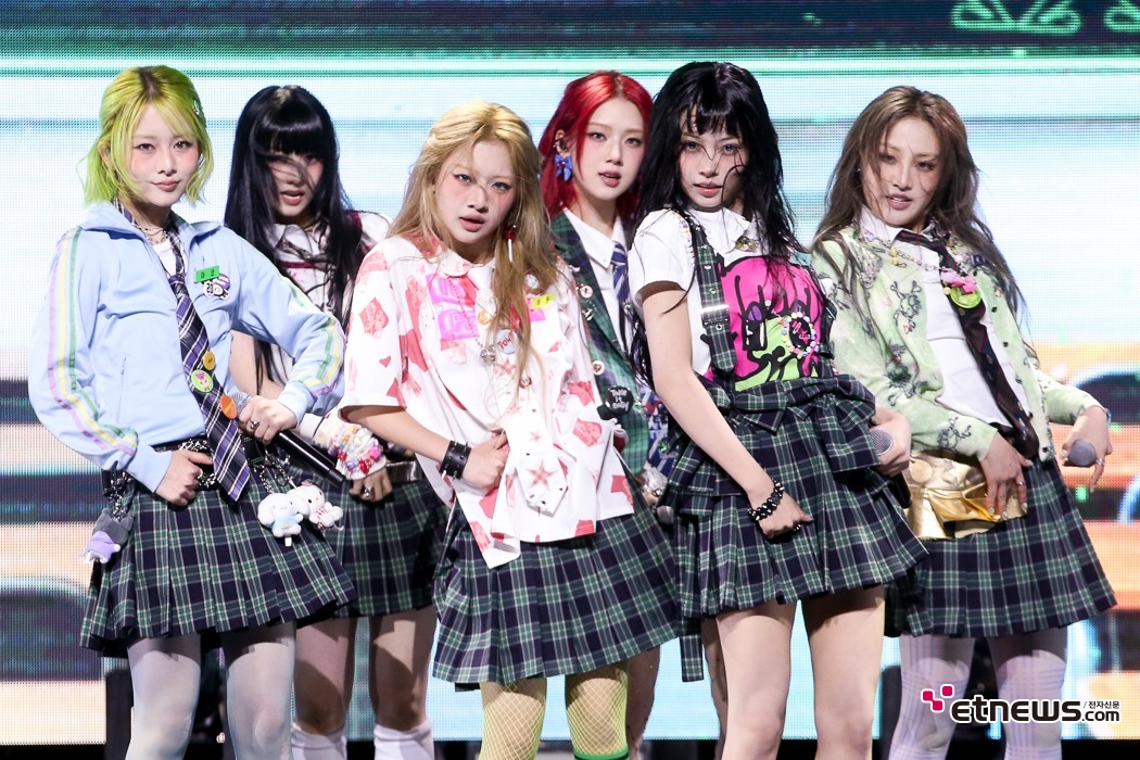 [ET포토] 언차일드, '강렬한 눈빛 댄스'