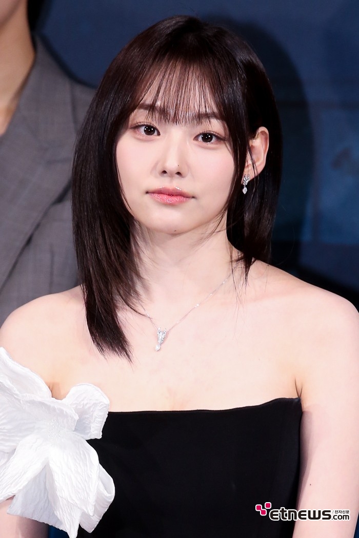 [ET포토] 강미나, '신비로운 느낌 나는 요정 미모'