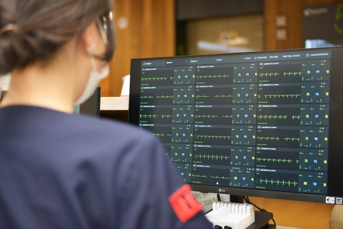 메모큐 심전도모니터링 모습.