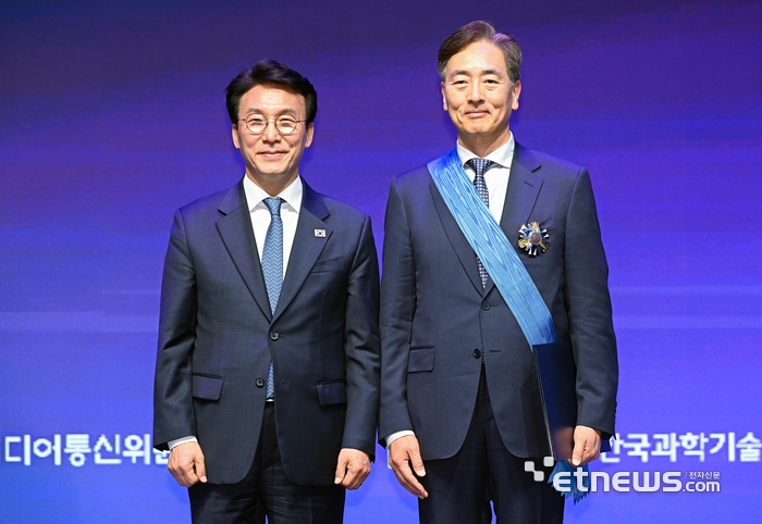[포토] 2026 과학·정보통신의 날 과학기술훈장 창조장에 듀크대 김정상 석좌교수