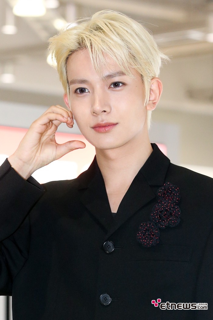 [ET포토] 에반, '오늘도 리즈 갱신하는 미모'